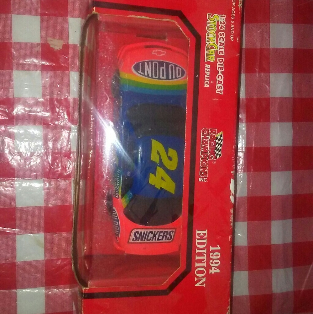 Jeff Gordon 1:24 scale die-cast 1994 edition
